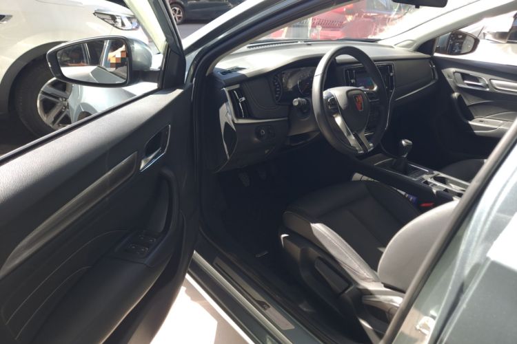 Used Roewe i6 2017 20T Manual Luxury Edition Interior 2