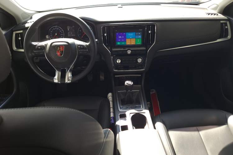 Used Roewe i6 2017 20T Manual Luxury Edition Interior 3