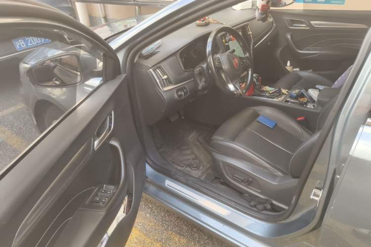 Used Roewe i6 2017 20T Automatic Internet Smart Edition Interior 3