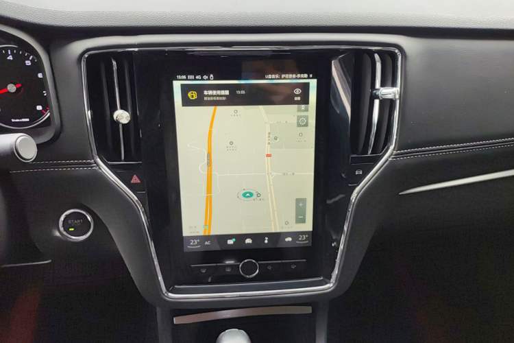 Used Roewe i6 2017 20T Automatic Internet Smart Edition Interior 4