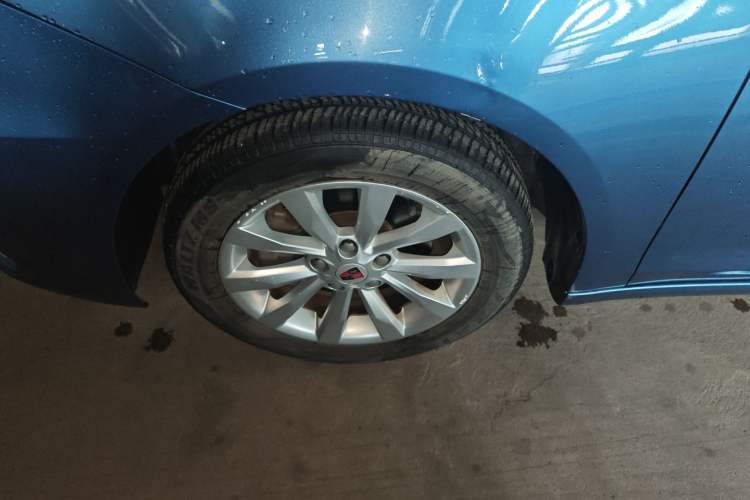 Used Roewe i6 2017 20T Automatic Internet Smart Edition Left Front Wheel Hub