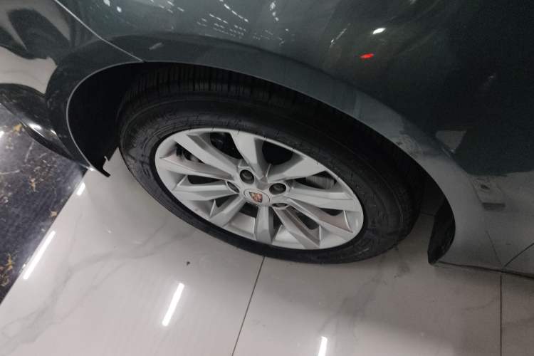 Used Roewe i6 2017 20T Automatic Flagship Edition Left Front Wheel Hub