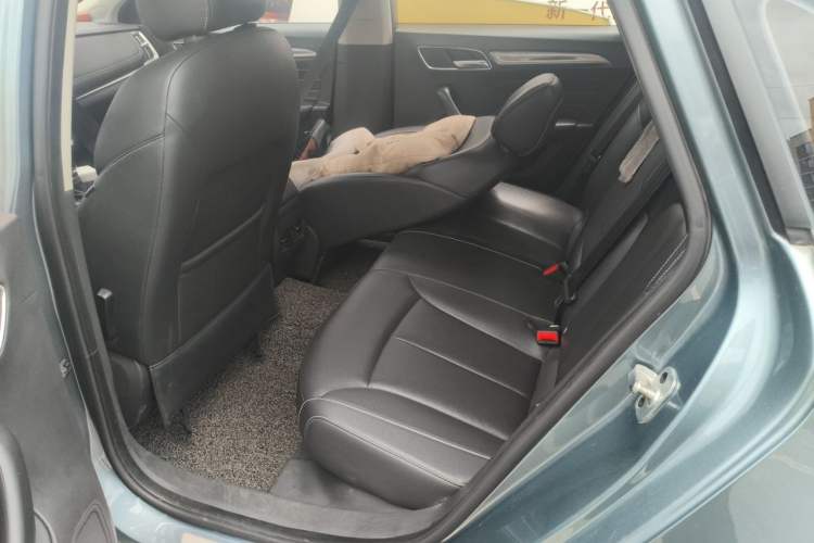 Used Roewe i6 2017 20T Automatic Internet ZhiZun Edition Left Rear Seat