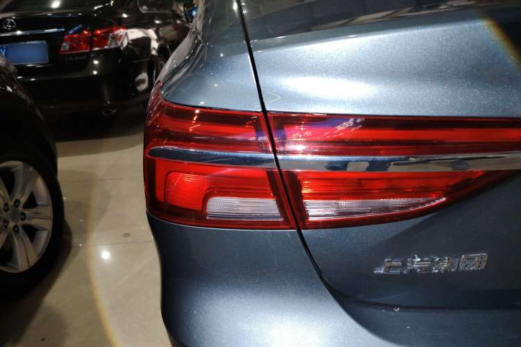 Used Roewe i6 2017 20T Automatic Internet Smart Edition Left Rear Taillight