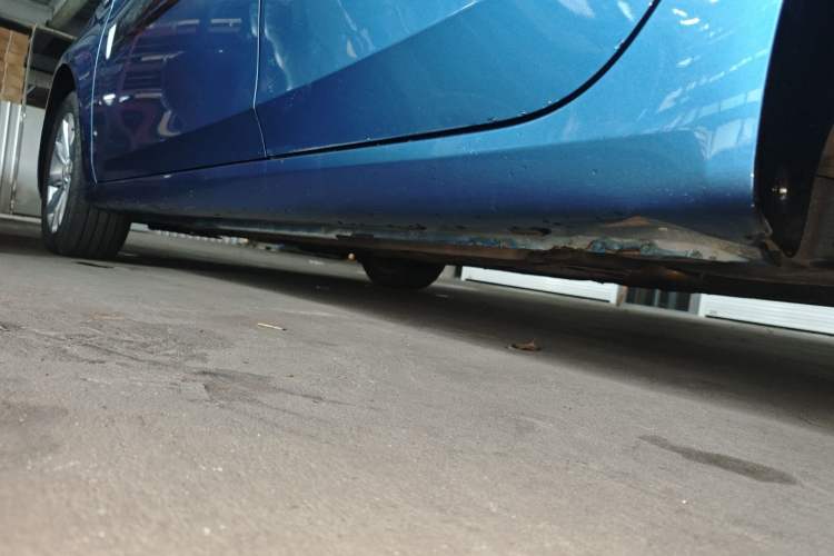 Used Roewe i6 2017 20T Automatic Internet Smart Edition Left Side Sill