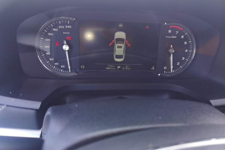 Used Roewe i6 2017 20T Automatic Internet ZhiZun Edition Odometer Close Up