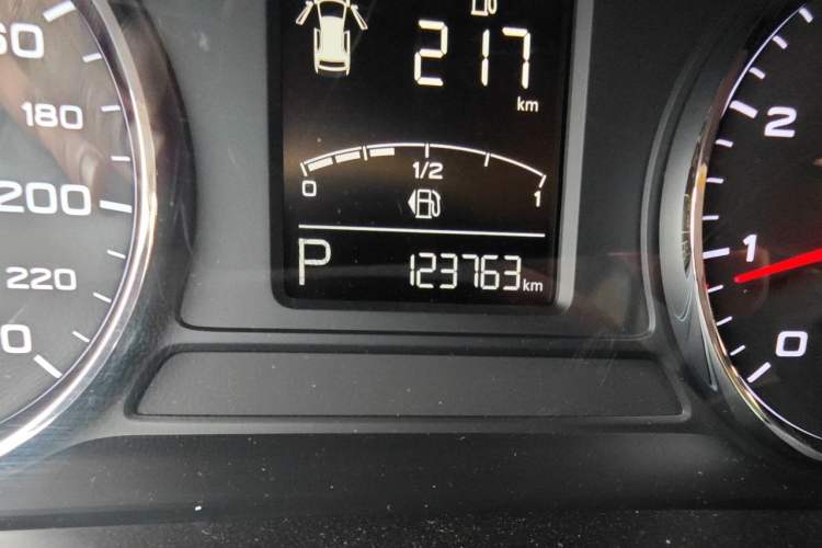 Used Roewe i6 2017 20T Automatic Internet ZhiZun Edition Odometer Close Up