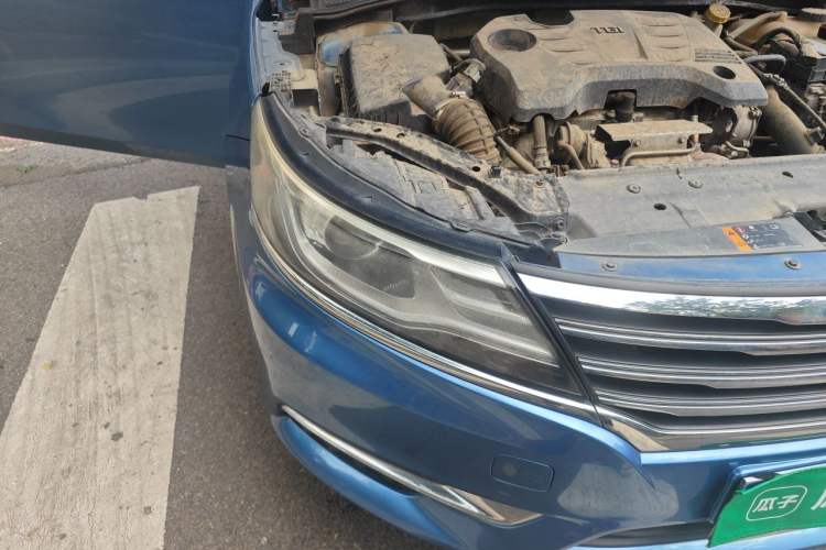 Used Roewe i6 2017 20T Automatic Internet ZhiZun Edition Right Front Headlight