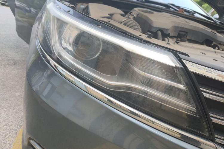 Used Roewe i6 2017 20T Automatic Flagship Edition Right Front Headlight