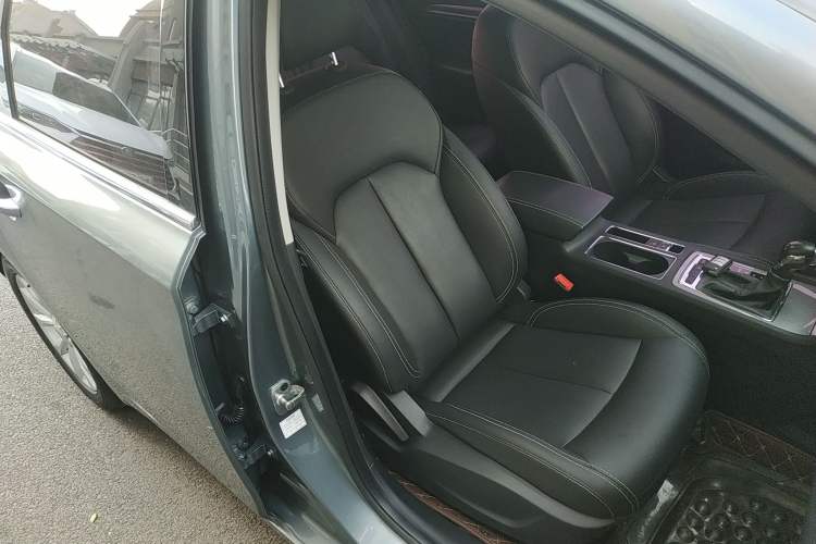 Used Roewe i6 2017 20T Automatic Flagship Edition Right Front Seat
