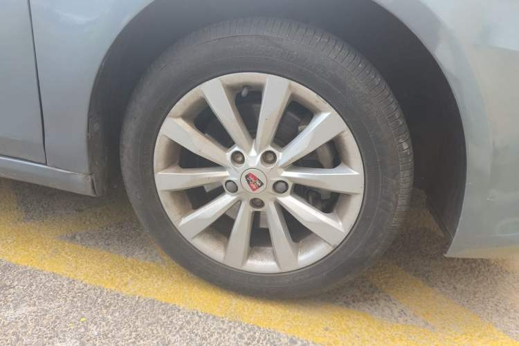 Used Roewe i6 2017 20T Automatic Flagship Edition Right Front Wheel Hub