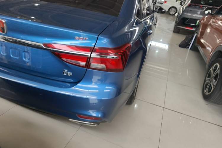 Used Roewe i6 2017 20T Automatic Flagship Edition Right Rear Taillight