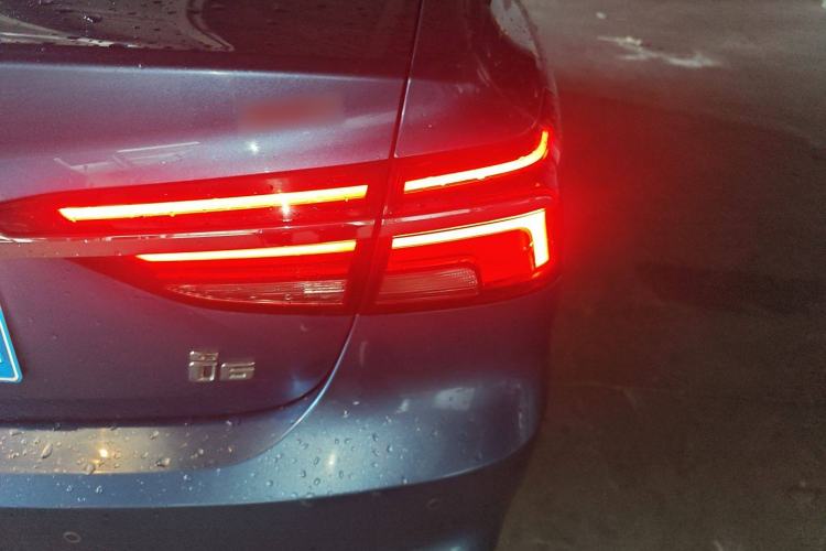 Used Roewe i6 2017 20T Automatic Internet Smart Edition Right Rear Taillight