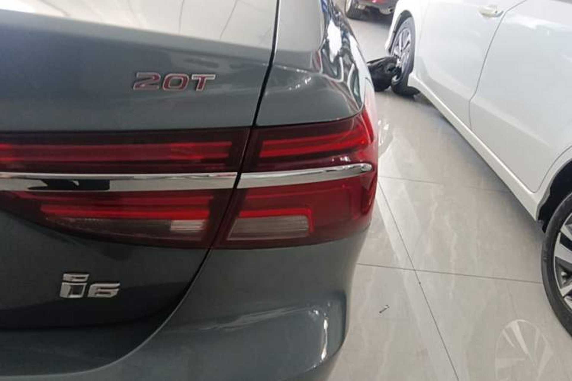 Used Roewe i6 2017 20T Automatic Internet Smart Edition Right Rear Taillight