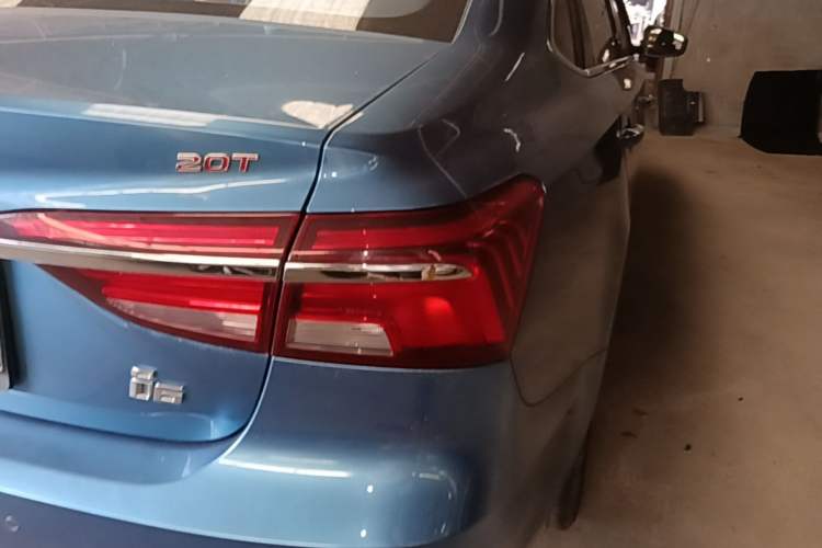 Used Roewe i6 2017 20T Automatic Internet Smart Edition Right Rear Taillight