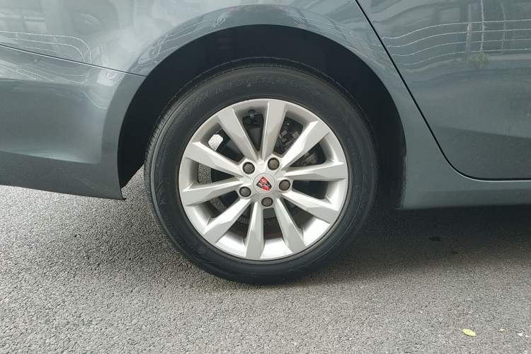 Used Roewe i6 2017 20T Automatic Flagship Edition Right Rear Wheel Hub