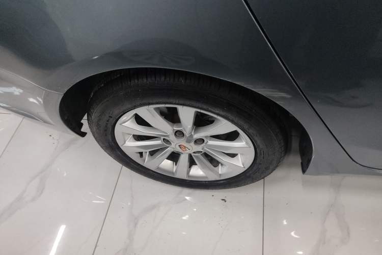 Used Roewe i6 2017 20T Automatic Flagship Edition Right Rear Wheel Hub