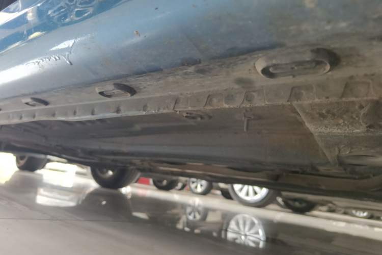 Used Roewe i6 2017 20T Automatic Flagship Edition Right Side Sill