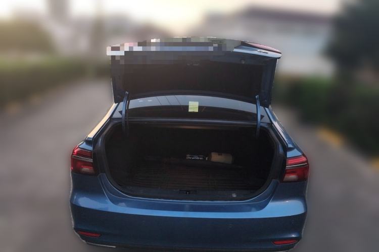 Used Roewe i6 2017 20T Automatic Internet Smart Edition Trunk