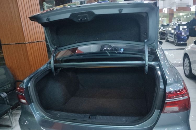 Used Roewe i6 2017 20T Automatic Flagship Edition Trunk