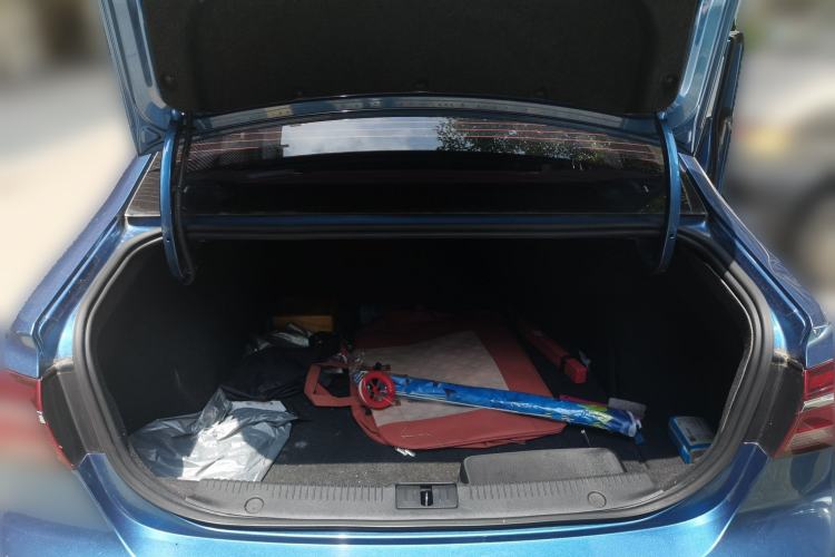 Used Roewe i6 2017 20T Manual Luxury Edition Trunk
