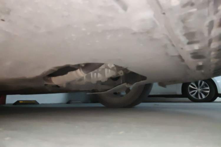 Used Roewe i6 2017 20T Automatic Internet ZhiZun Edition Chassis Front