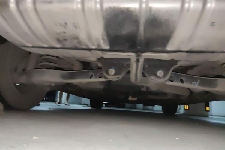 Used Roewe i6 2017 20T Automatic Internet ZhiZun Edition Chassis Rear