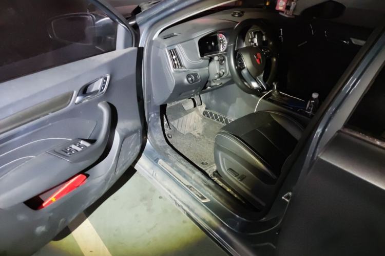 Used Roewe i6 2017 20T Automatic Internet ZhiZun Edition Driver Seat