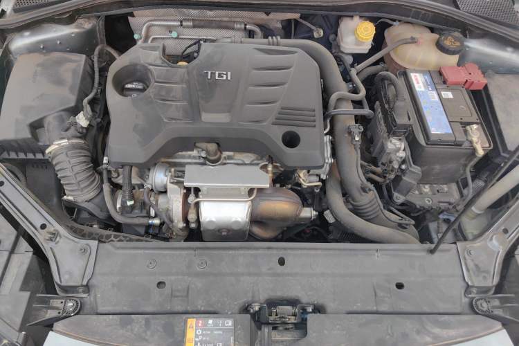 Used Roewe i6 2017 20T Automatic Internet Smart Edition Engine Bay