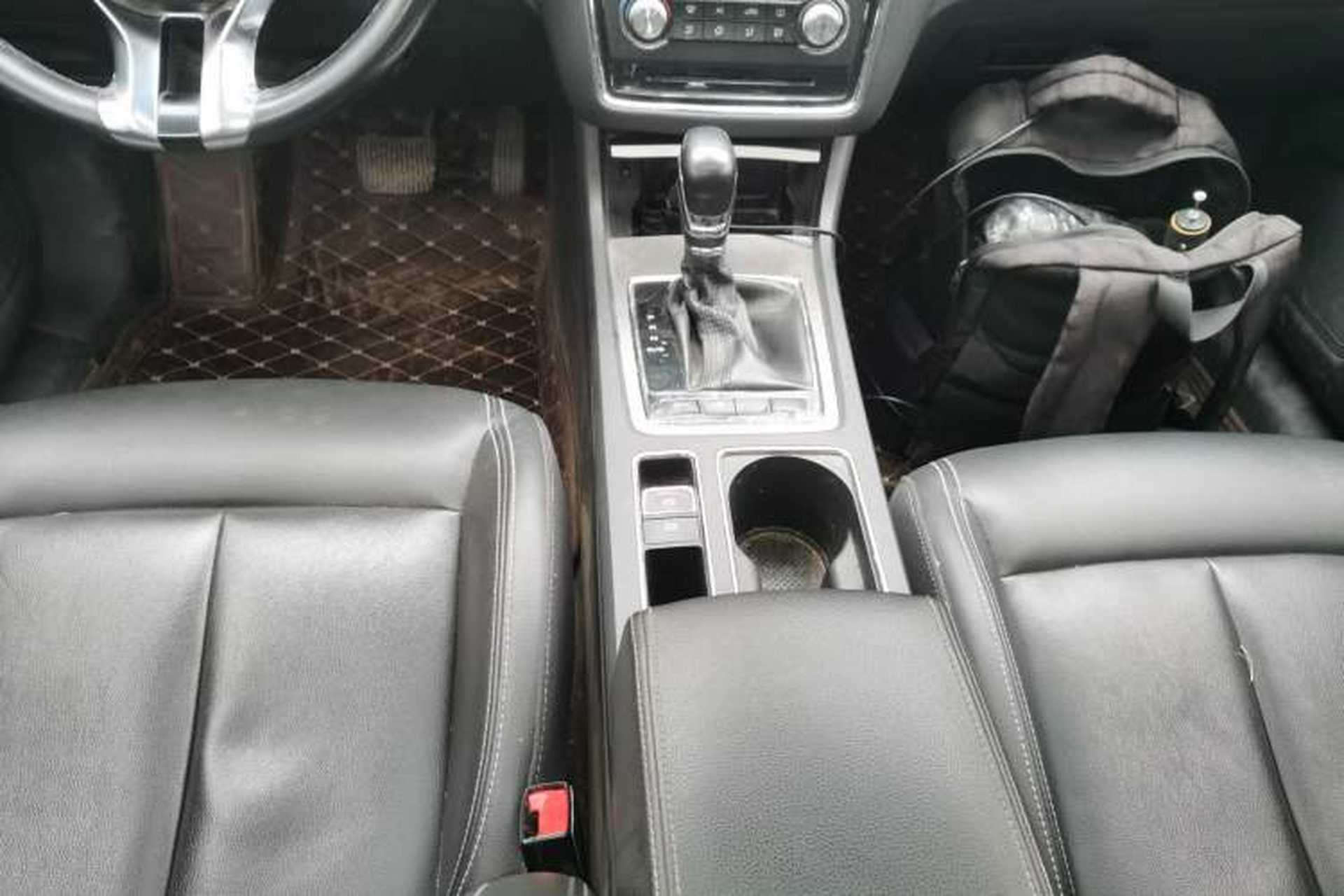 Used Roewe i6 2017 20T Automatic Flagship Edition Gear Lever