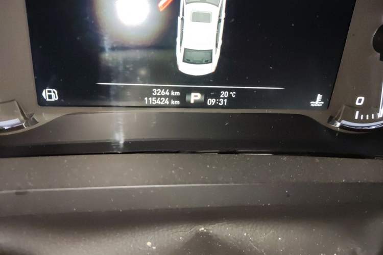 Used Roewe i6 2017 20T Automatic Internet ZhiZun Edition Odometer Close Up