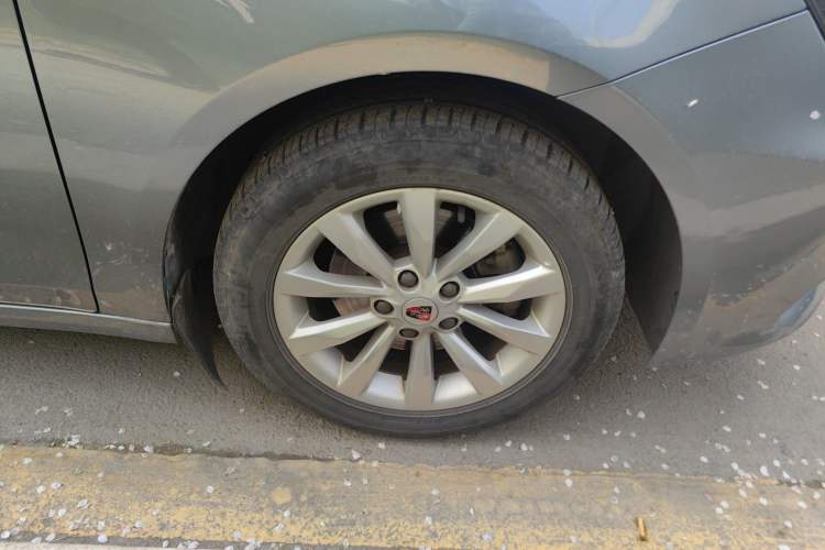 Used Roewe i6 2017 20T Automatic Internet Smart Edition Right Front Wheel Hub
