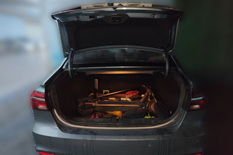 Used Roewe i6 2017 20T Automatic Internet Smart Edition Trunk