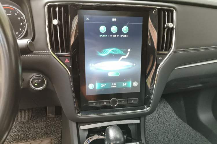 Used Roewe i6 2017 20T Automatic Internet Smart Edition Audio And AC Panel
