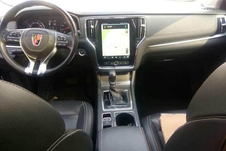 Used Roewe i6 2017 20T Automatic Internet Smart Edition Center Console