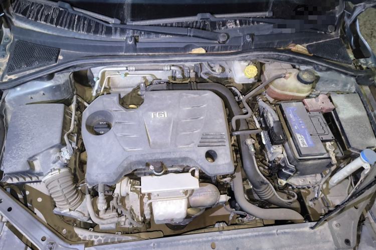 Used Roewe i6 2017 20T Automatic Flagship Edition Engine Bay