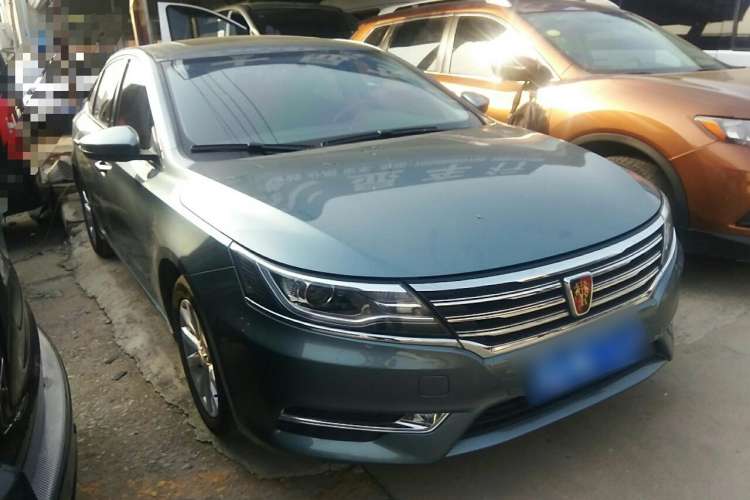 Used Roewe i6 2017 20T Automatic Internet Smart Edition Front Right 45 Deg