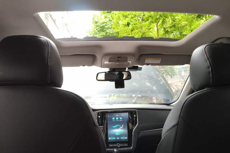 Used Roewe i6 2017 20T Automatic Internet Smart Edition Headliner