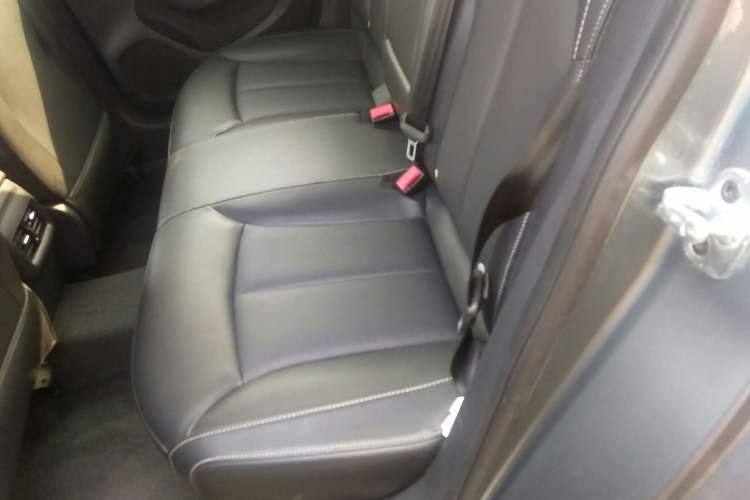 Used Roewe i6 2017 20T Automatic Internet Smart Edition Left Rear Seat