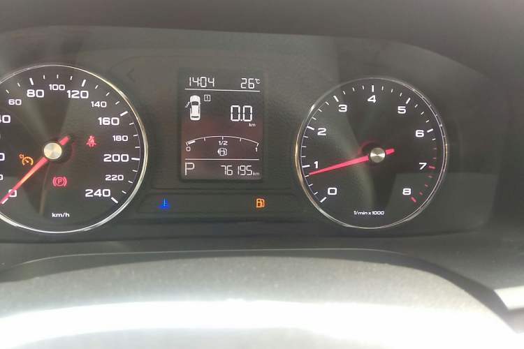 Used Roewe i6 2017 20T Automatic Internet Smart Edition Odometer Close Up