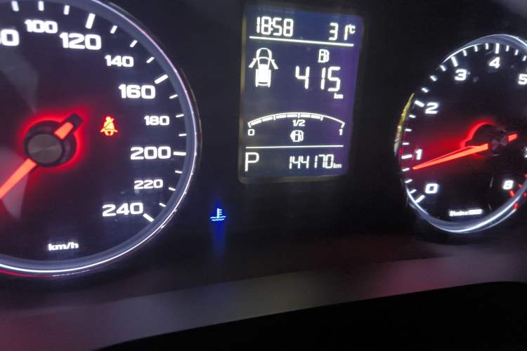 Used Roewe i6 2017 20T Automatic Flagship Edition Odometer Close Up