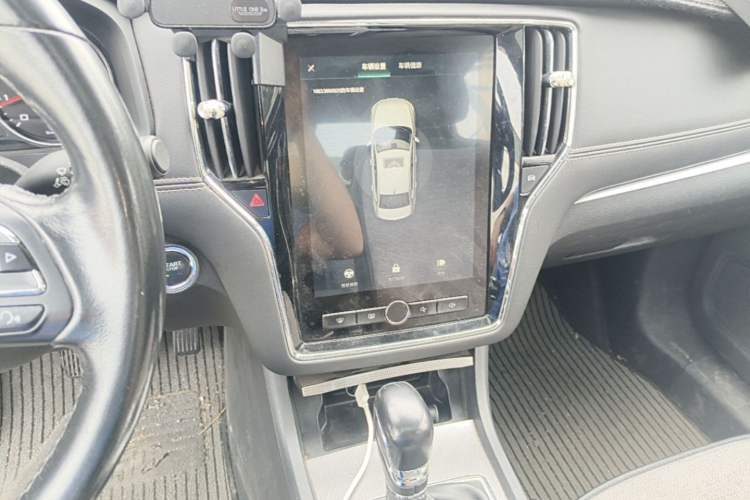 Used Roewe i6 2017 20T Automatic Internet Smart Edition Audio And AC Panel