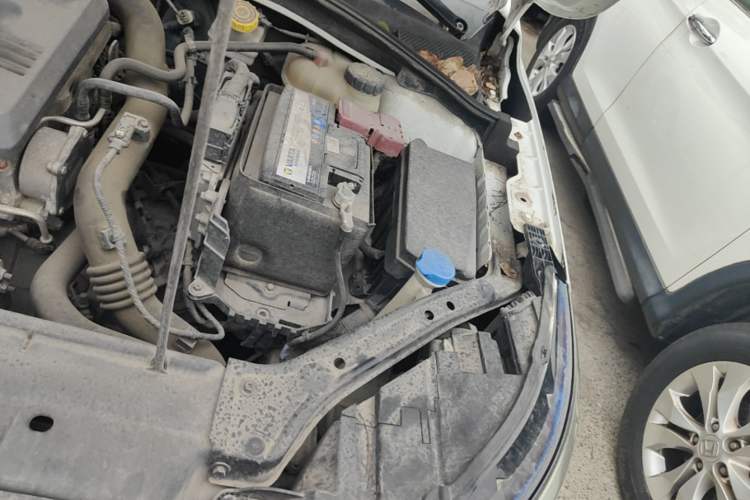 Used Roewe i6 2017 20T Manual Luxury Edition Engine Bay Left