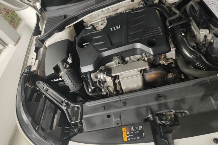 Used Roewe i6 2017 20T Automatic Flagship Edition Engine Bay Right