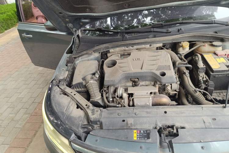 Used Roewe i6 2017 20T Automatic Internet ZhiZun Edition Engine Bay Right