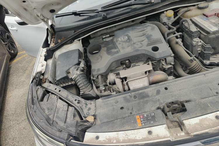 Used Roewe i6 2017 20T Manual Luxury Edition Engine Bay Right