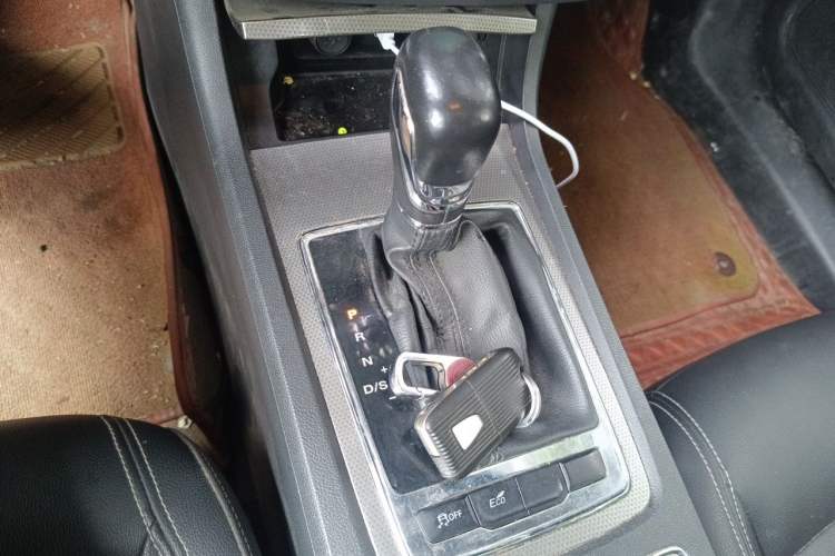 Used Roewe i6 2017 20T Automatic Internet ZhiZun Edition Gear Lever