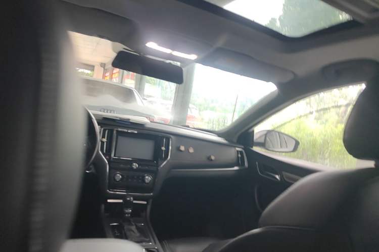 Used Roewe i6 2017 20T Automatic Flagship Edition Headliner