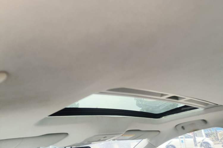 Used Roewe i6 2017 20T Automatic Internet Smart Edition Headliner