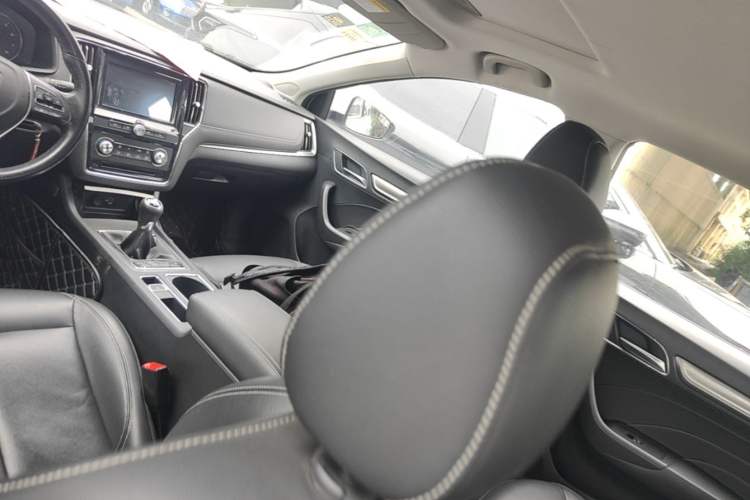 Used Roewe i6 2017 20T Manual Luxury Edition Headliner